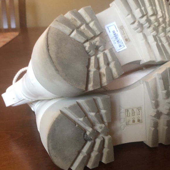 Lug sole Boots - Picture 5 of 10